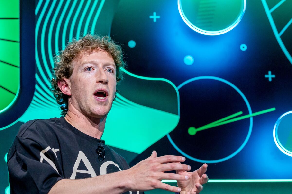 Zuckerberg Is Personally Recruiting New ‘Superintelligence’ AI Team at Meta