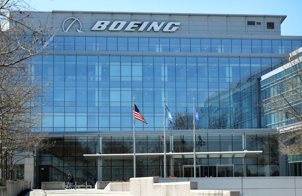 Boeing CEO Pay Climbs While Stock Drops thumbnail