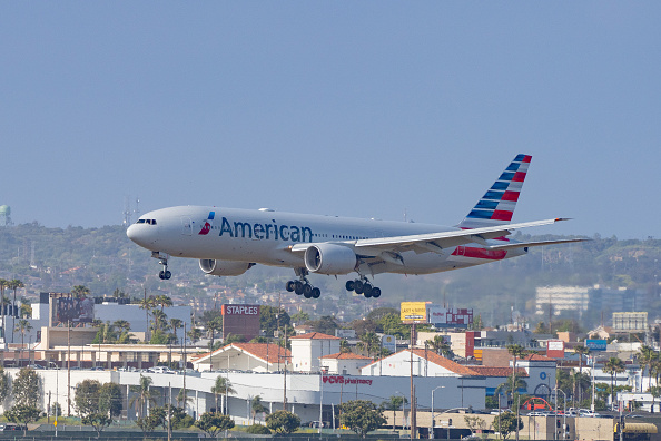 American Airlines cuts Q2 outlook, gives absolutely no reason   thumbnail