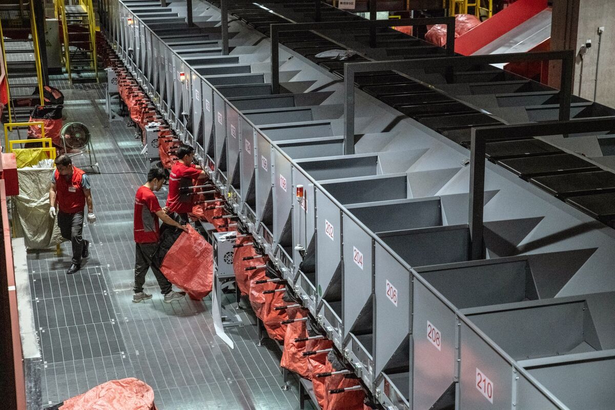 Walmart’s $3.6 Billion JD.com Sale Fuels China Tech Slump
