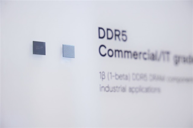 Exclusive: Samsung delays DDR5 contract pricing to mid-November as spot prices triple