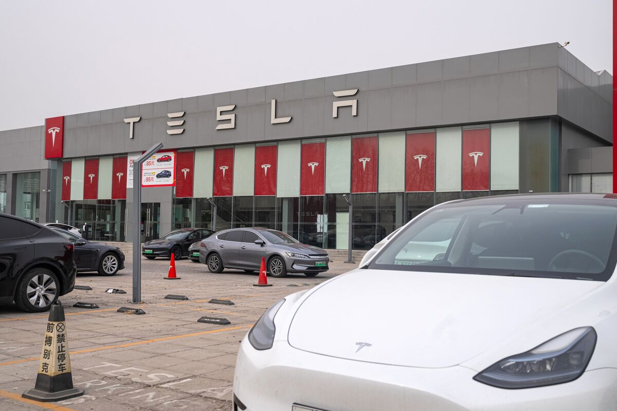 Tesla Stops Taking Orders in China for Models Imported From the US