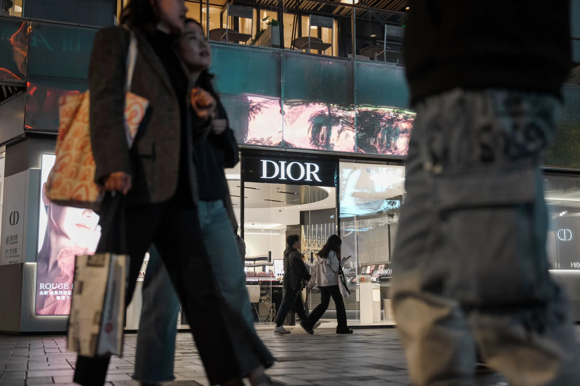 Dior store