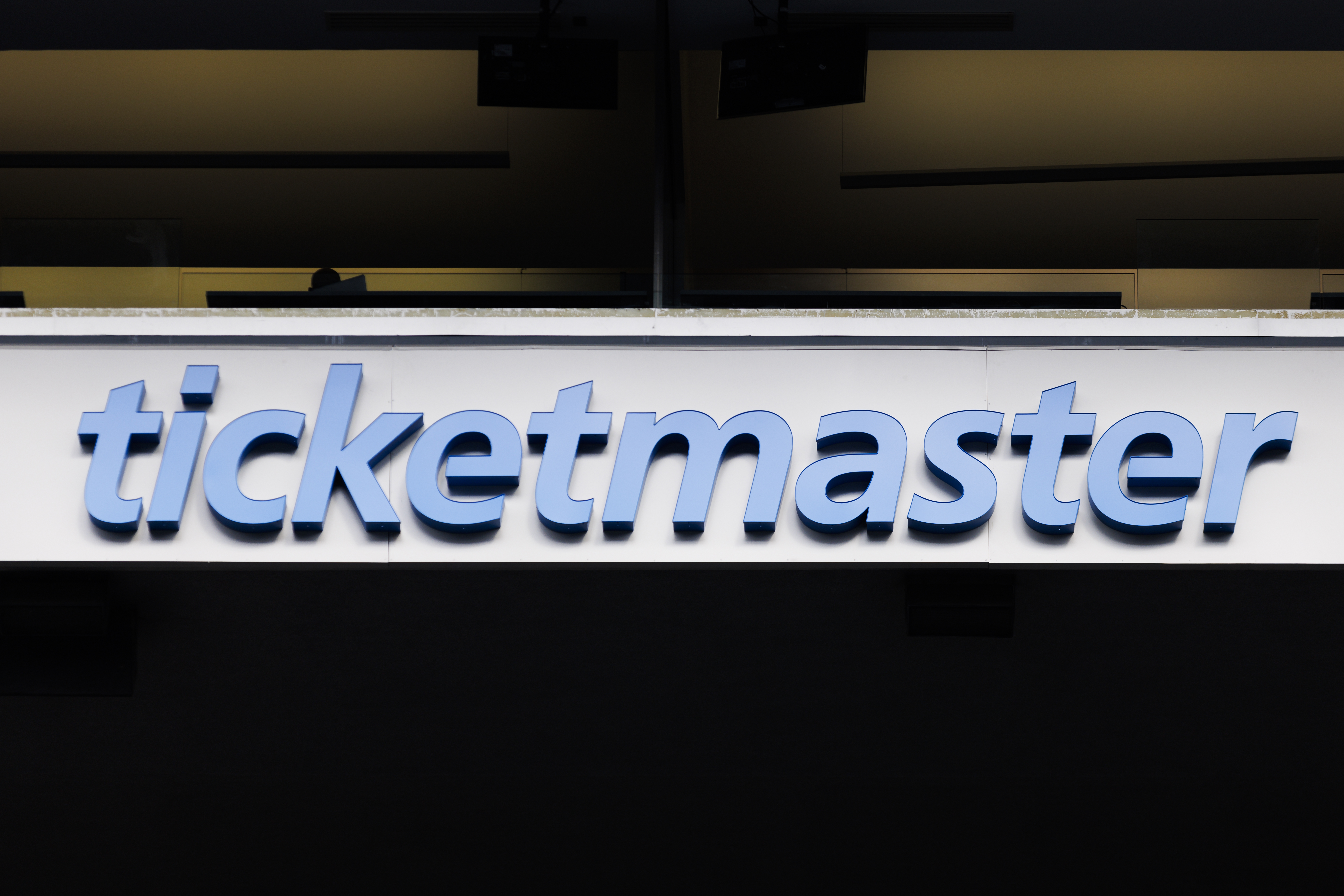 Department of Justice investigating Live Nation and Ticketmaster thumbnail