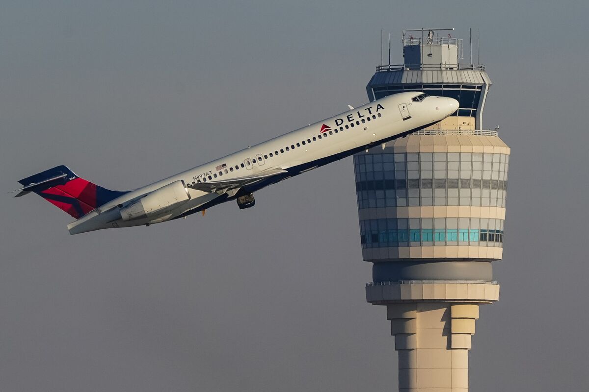 Delta Air Sees $200 Million Hit from Shutdown Fallout