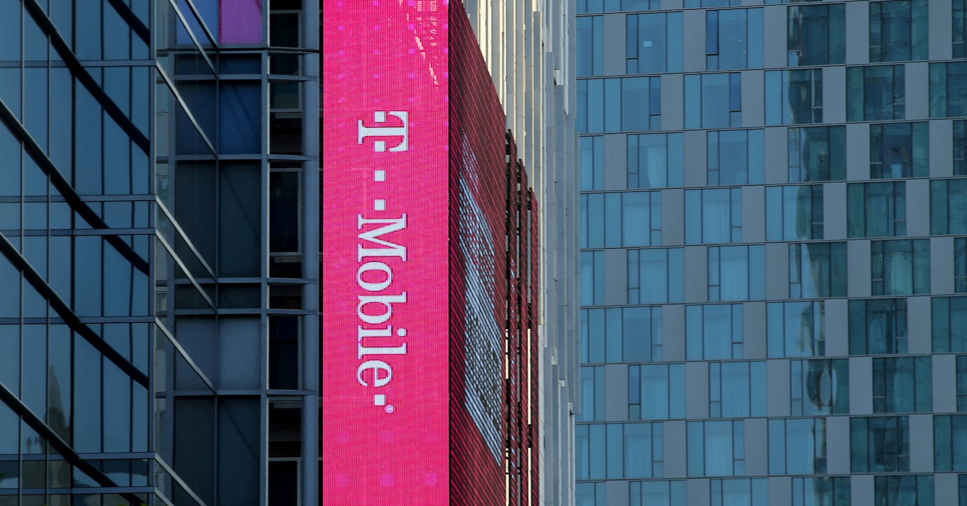 T-Mobile, Starlink start wide-scale testing of satellite-based connectivity