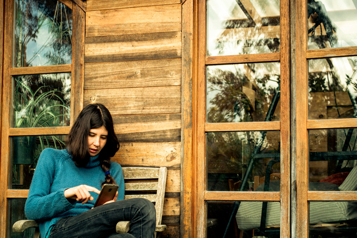 House hunting with no plans to move (Crispin la valiente/Getty Images)