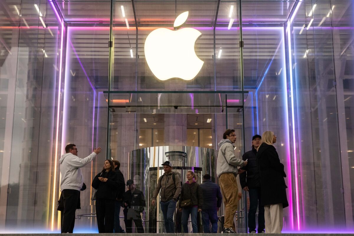 Apple’s Planned Foldable iPad With 18-inch Screen Hits Development Snags