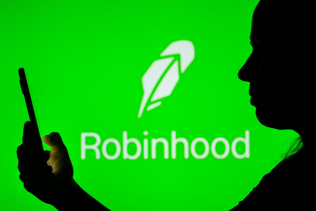 Robinhood Crypto joins other major exchanges as target of SEC Wells notice thumbnail