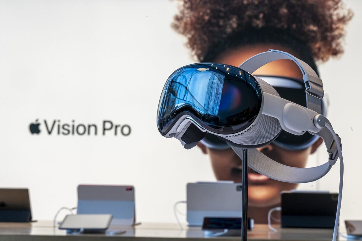Apple’s Vision Pro Won’t Cross 500,000 Sales This Year, IDC Says