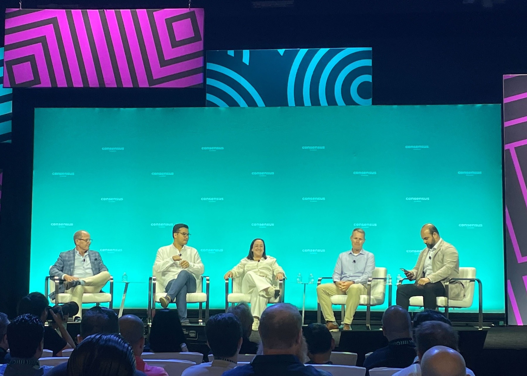 Bitcoin mining’s future: get big by going small thumbnail