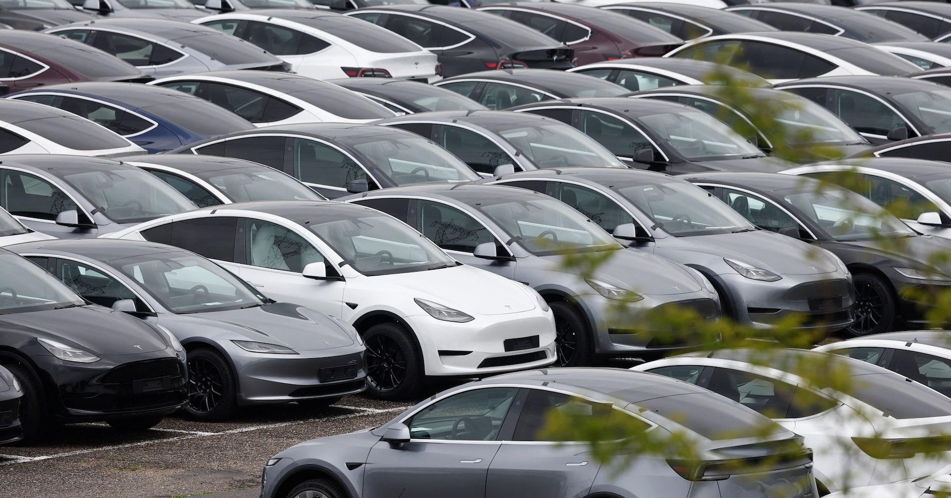 Tesla sales plunge again in some European markets in October