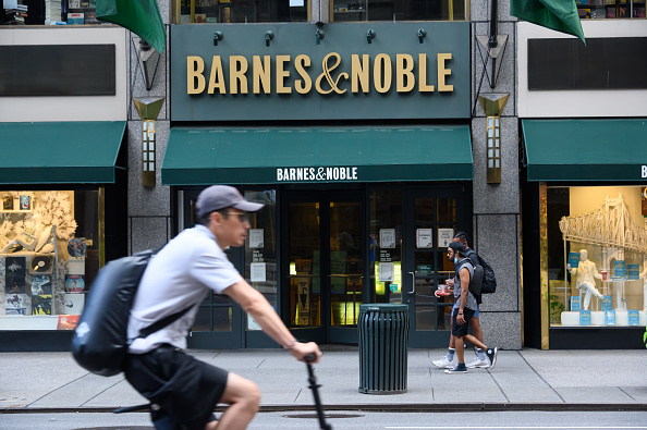 #BookTok haul incoming (Noam Galai/Getty Images)