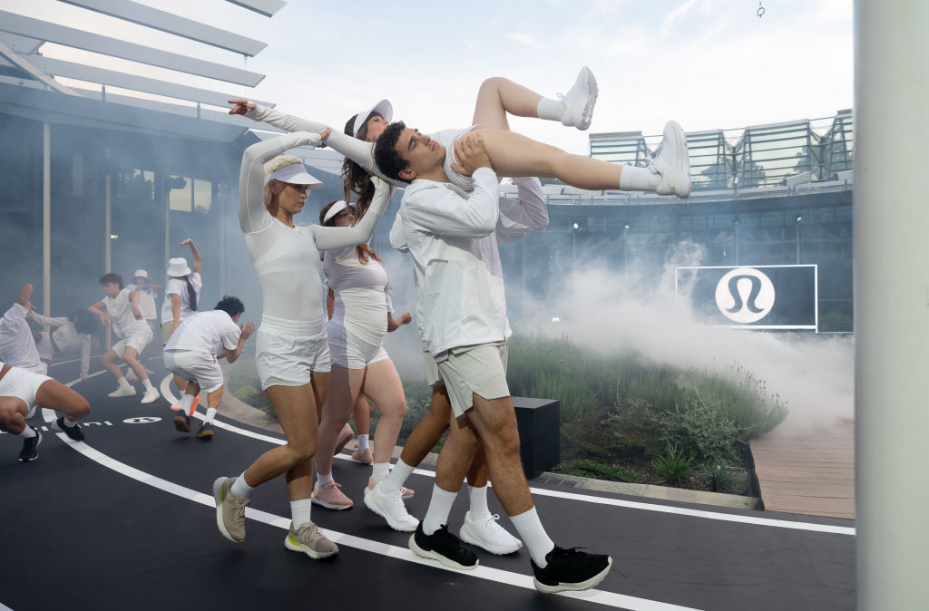 Lululemon is the worst stock in the S&P 500 thumbnail