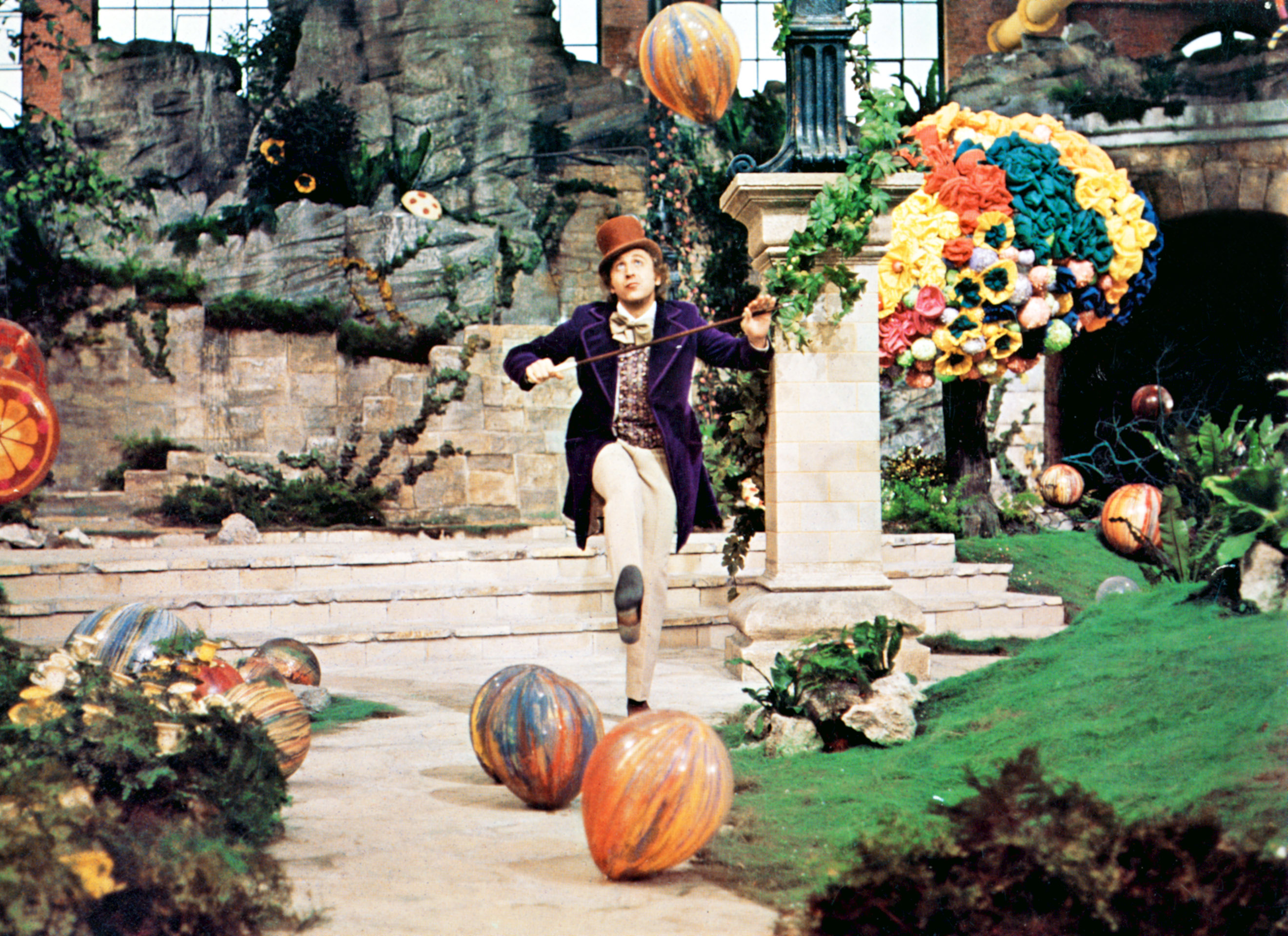 _Welcome to DuPont, the Everything Factory_