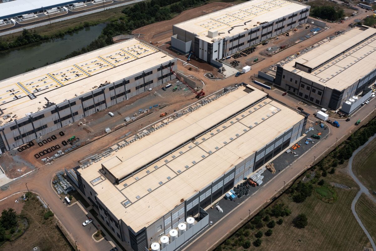 Price Tag for Amazon’s Mississippi Data Centers Jump 60% to $16 Billion