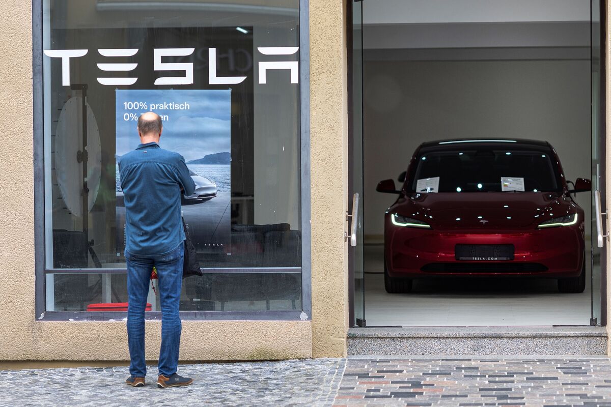 Tesla Sales Keep Slumping in Europe With BYD Gaining Ground