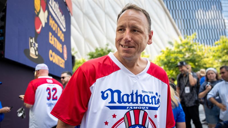 Joey Chestnut triumphant in Nathan’s Famous International Hot Dog Eating Contest return | CNN