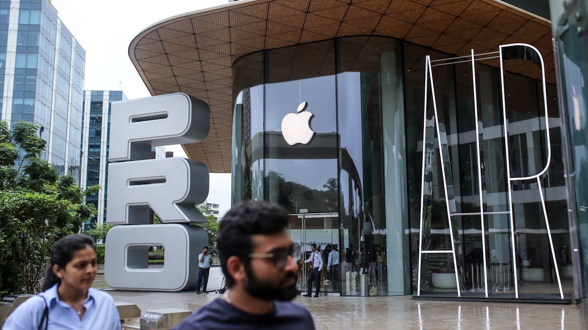 Apple Delays Release of Next iPhone Air Amid Weak Sales