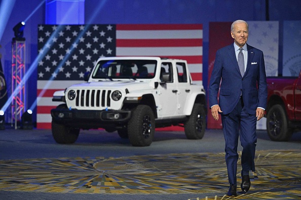 Bidin’ time till a deal is reached (Mandel Ngan/Getty Images)